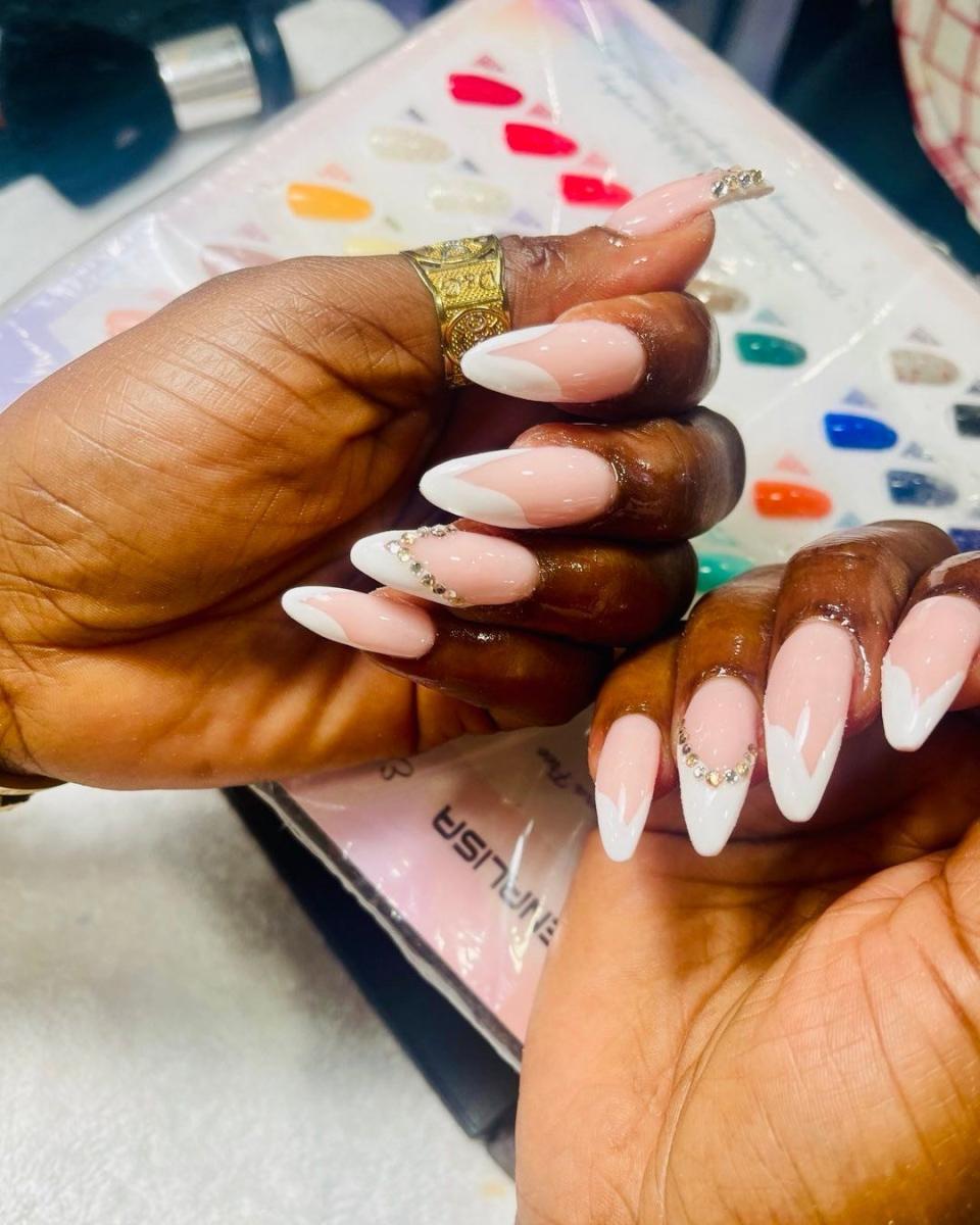 Pose d’ongles et cils USA