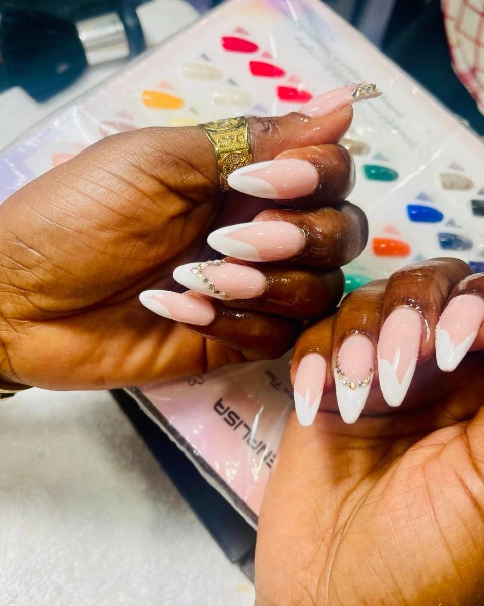 Pose d’ongles et cils USA